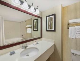 Holiday Inn Express & Suites Longview North