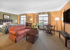 Holiday Inn Express & Suites Longview North