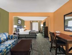 Holiday Inn Express & Suites Longview North