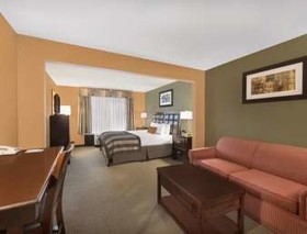 Holiday Inn Express & Suites Longview North