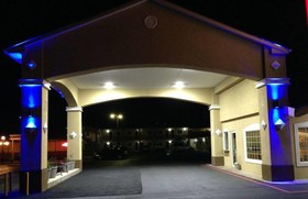 Continental Inn & Suites