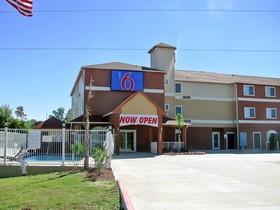 Rodeway Inn & Suites