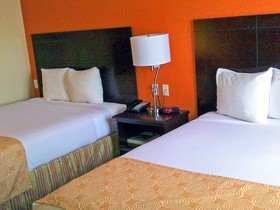 Rodeway Inn & Suites