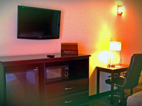 Rodeway Inn & Suites