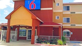 Rodeway Inn & Suites