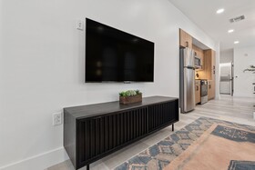 The Continental, powered by Placemakr - Downtown - Market Square