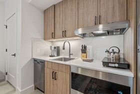 The Continental, powered by Placemakr - Downtown - Market Square