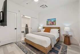 The Continental, powered by Placemakr - Downtown - Market Square