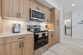 The Continental, powered by Placemakr - Downtown - Market Square