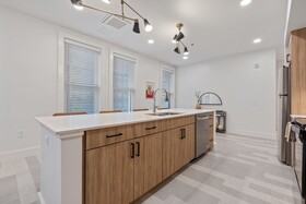 The Continental, powered by Placemakr - Downtown - Market Square