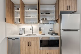 The Continental, powered by Placemakr - Downtown - Market Square