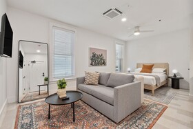 The Continental, powered by Placemakr - Downtown - Market Square