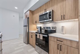 The Continental, powered by Placemakr - Downtown - Market Square