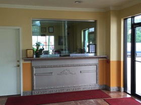 Executive Inn & Suites