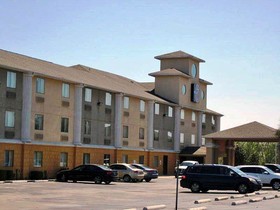 Super 8 by Wyndham Temple I-35