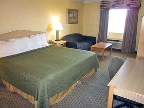 Super 8 by Wyndham Temple I-35