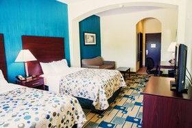 Three Rivers Inn & Suites