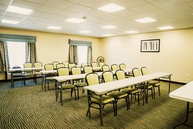 Three Rivers Inn & Suites