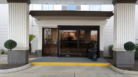 Days Inn & Suites by Wyndham NASA Space Center Houston