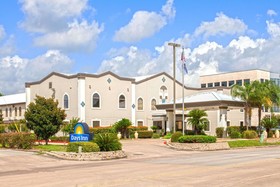 Days Inn & Suites by Wyndham NASA Space Center Houston