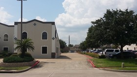 Days Inn & Suites by Wyndham NASA Space Center Houston