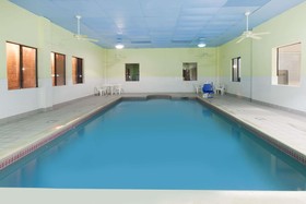 Days Inn & Suites by Wyndham NASA Space Center Houston