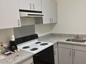 Days Inn & Suites by Wyndham NASA Space Center Houston