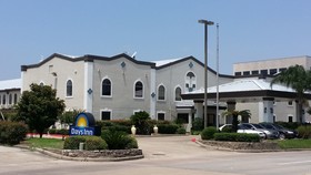 Days Inn & Suites by Wyndham NASA Space Center Houston