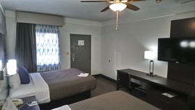 Days Inn & Suites by Wyndham NASA Space Center Houston