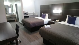 Days Inn & Suites by Wyndham NASA Space Center Houston