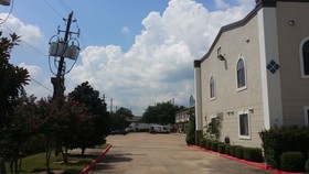 Days Inn & Suites by Wyndham NASA Space Center Houston