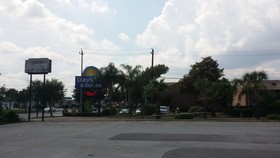 Days Inn & Suites by Wyndham NASA Space Center Houston