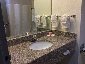Days Inn & Suites by Wyndham NASA Space Center Houston