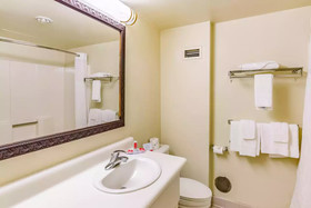Econo Lodge Inn & Suites Radford-Blacksburg Area