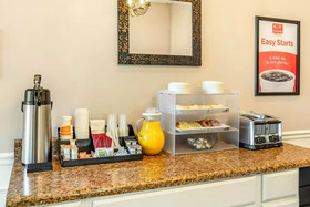 Econo Lodge Inn & Suites Radford-Blacksburg Area