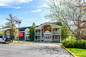 Econo Lodge Inn & Suites Radford-Blacksburg Area