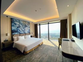 Muong Thanh Luxury Ha Long Centre Hotel