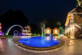 HoangLong Riverside Homestay