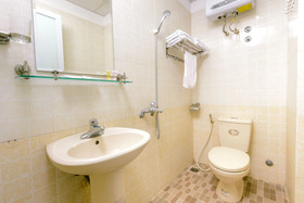 Hotel Ngan Ha by OYO Rooms