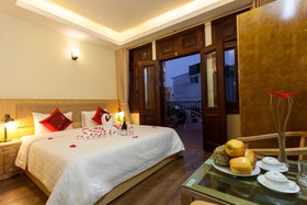 Queen Light Hotel
