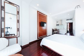 VietHome-Doorstep to Hoan Kiem Lake