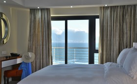Blaauwberg Beach Hotel