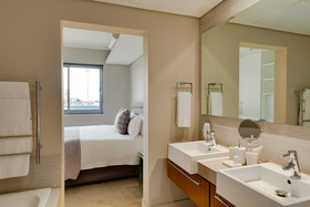 aha Harbour Bridge Hotel & Suites by Home From Home