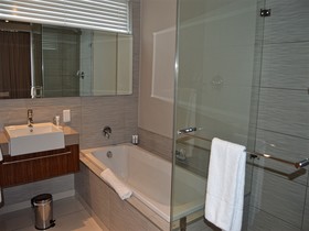 aha Harbour Bridge Hotel & Suites by Home From Home