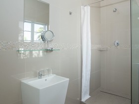 The Glam Guesthouse