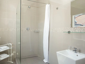 The Glam Guesthouse