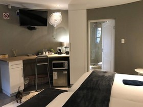 A Stone's Throw B&B