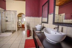 Abangane Guest Lodge