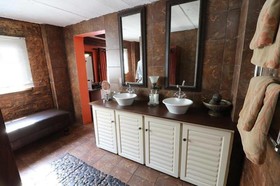 Ama Zulu Guesthouse and Safaris