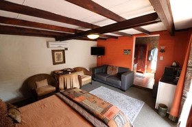 Ama Zulu Guesthouse and Safaris